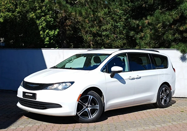 Chrysler Pacifica cena 99900 przebieg: 66800, rok produkcji 2018 z Piaseczno małe 172